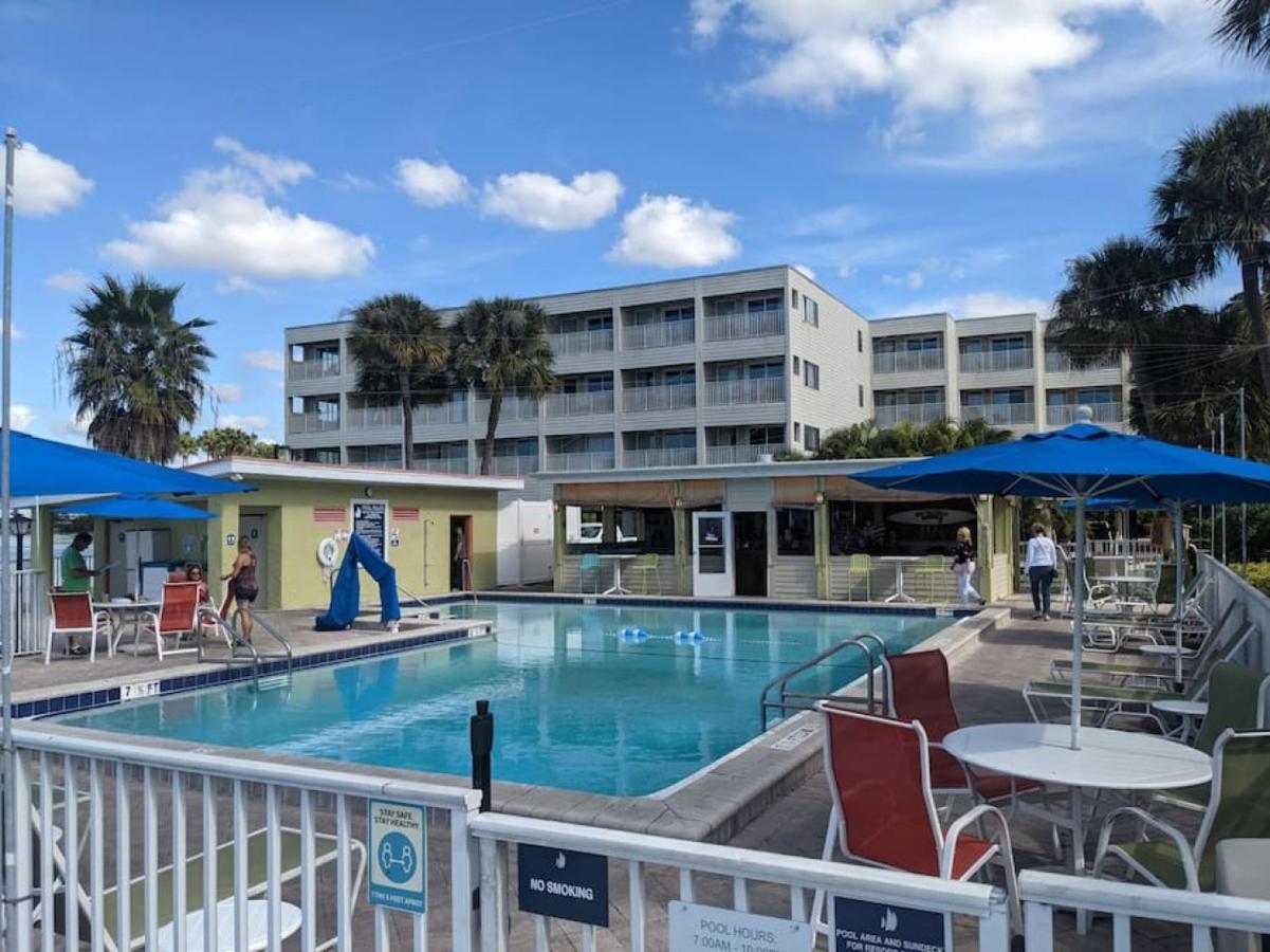 Bay Views From Your Balcony Beach Resort Tampa Exterior photo