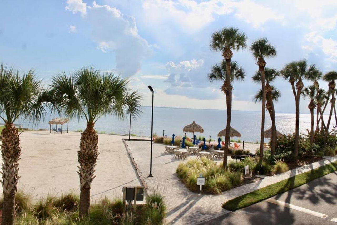 Bay Views From Your Balcony Beach Resort Tampa Exterior photo