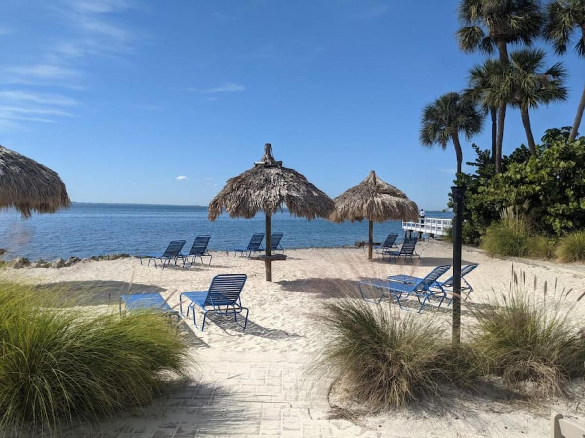 Bay Views From Your Balcony Beach Resort Tampa Exterior photo