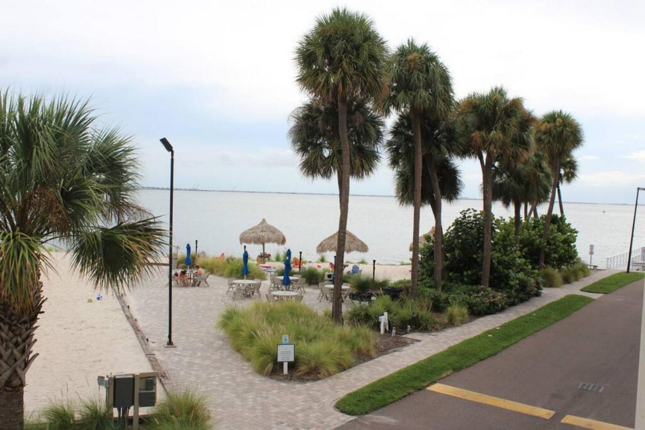 Bay Views From Your Balcony Beach Resort Tampa Exterior photo