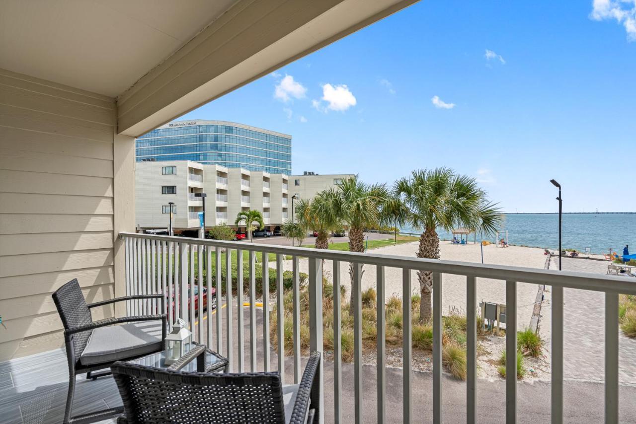 Bay Views From Your Balcony Beach Resort Tampa Exterior photo