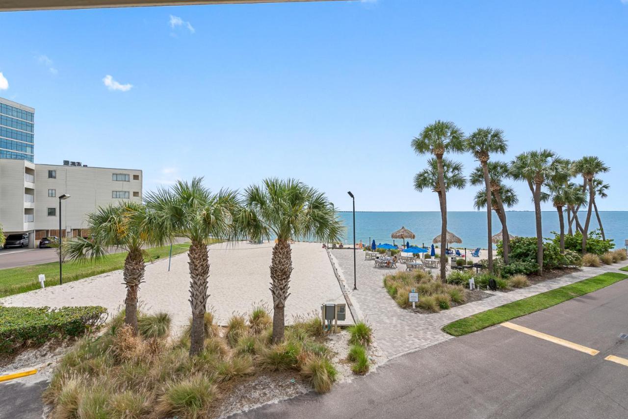 Bay Views From Your Balcony Beach Resort Tampa Exterior photo