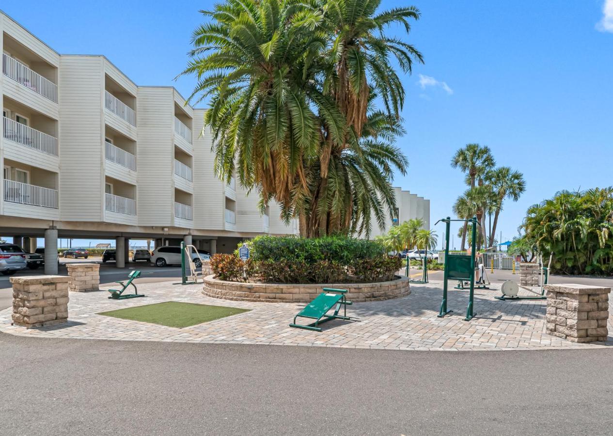 Bay Views From Your Balcony Beach Resort Tampa Exterior photo